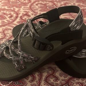 Chaco Women's Strappy Aztec Design Hiking Sandal Size 6 Excellent Condition